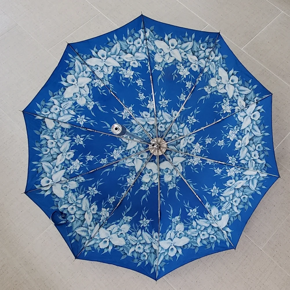 Vintage Floral Sun/Rain Umbrella, Bi-Fold, Made In Kwangchow, Blue,White, Nylon - Picture 8 of 14